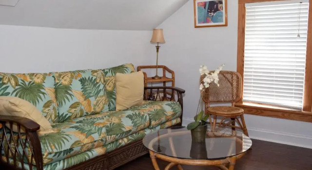 Seaport Inn