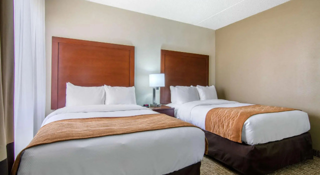 Четырёхместный номер Standard Comfort Inn & Suites Wichita Northeast