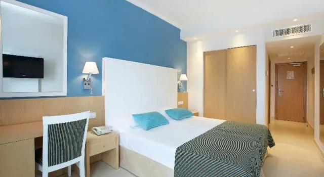 Двухместный номер Standard с балконом Universal Hotel Marqués