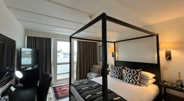 Двухместный номер Standard с балконом и с видом на реку Hotel Wroxham