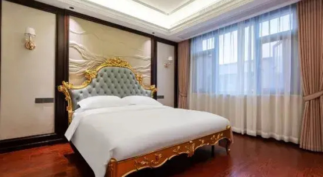 Люкс Deluxe Floral Hotel · Hengdian Qingyan Hotel (Huaxia Cultural Park Store)