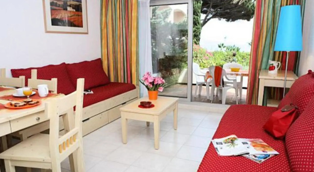 Residence Maeva Les Agaves, Забронировать Отель Кавалер-сюр-Мер Сен-Тропе залива, рядом с Plage de Bonporteau