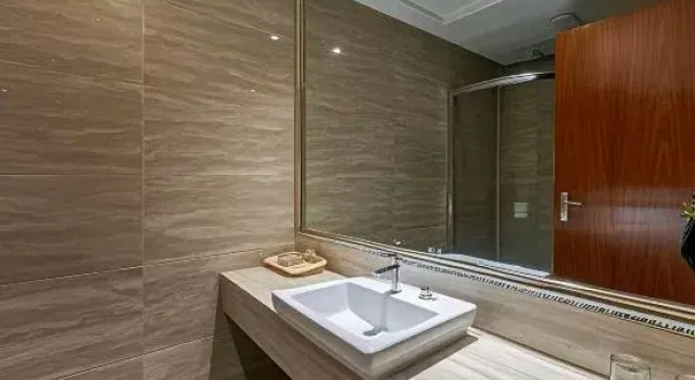 Люкс Comfort King's Park International Hotel