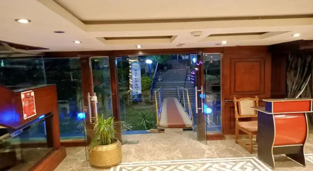 River Nile Boat, Rezervovat Hotel Maadi 