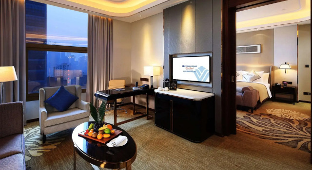 Wyndham Grand Plaza Royale Huayu Chongqing, Book Hotel Hotels in Chongqing with a Pool, Swimming Pool