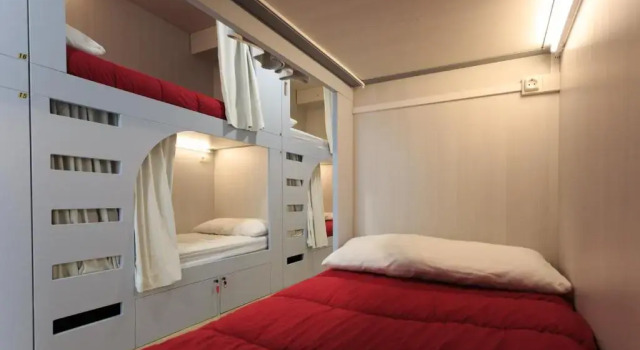 Кровать в общем номере Albergue de Pamplona-Iruñako
