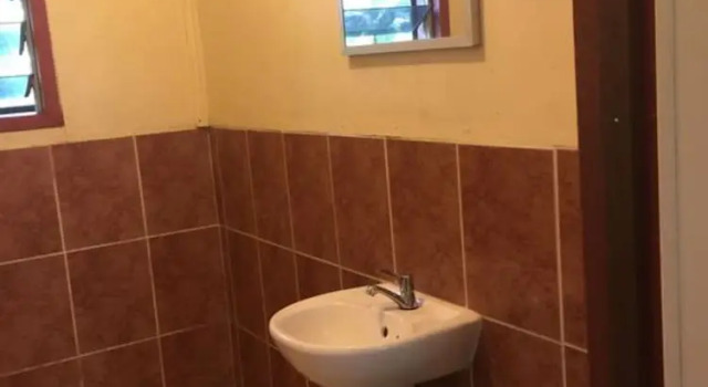 Трёхместный номер Standard Sukau Backpackers Bed & Breakfast
