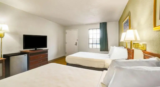 Четырёхместный номер Deluxe Motel 6 Lester - Philadelphia Airport