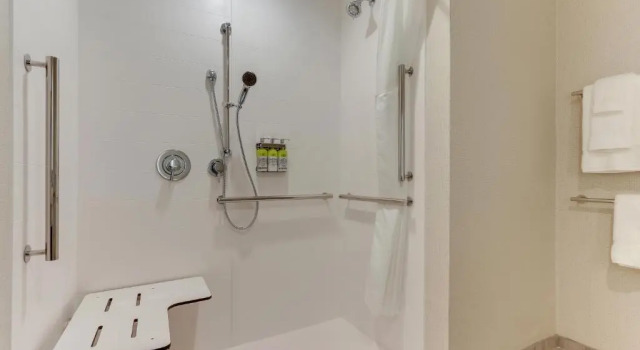 Люкс Holiday Inn Express & Suites Winston Salem Sw Clemmons by IHG