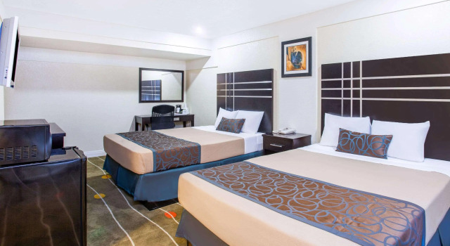 Travelodge by Wyndham Fresno Yosemite Area, 预订 酒店 弗雷斯诺 加利福尼亚州