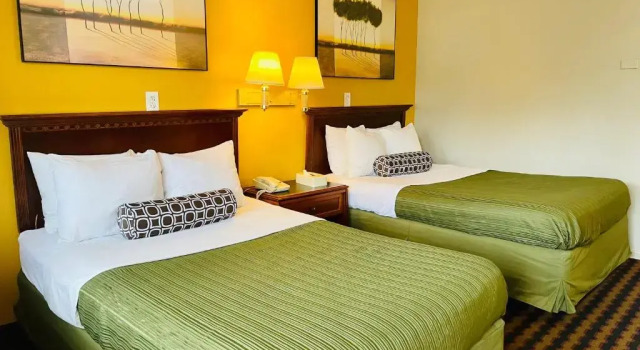 Четырёхместный номер Standard Red Carpet Inn Duncannon