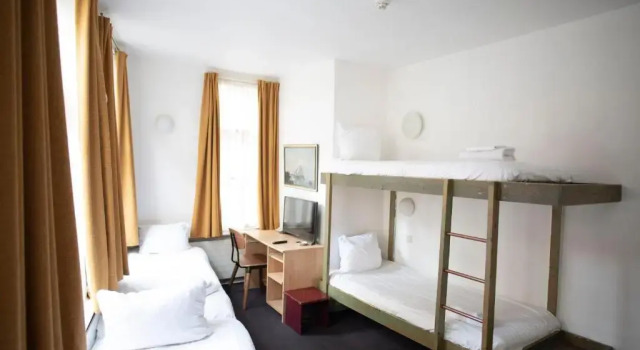 Четырёхместный номер Standard Hotel Internationaal