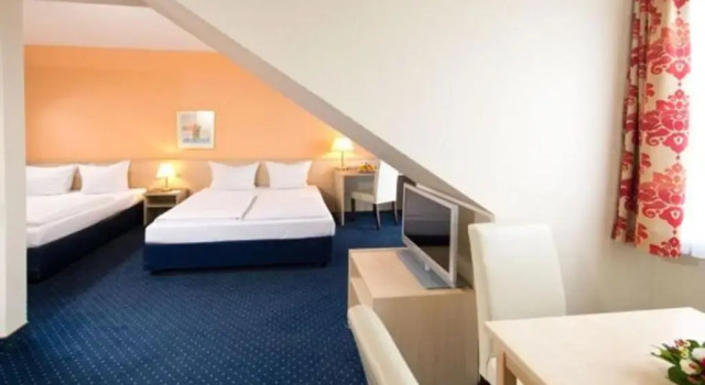 Трёхместный номер Standard ACHAT Hotel Leipzig Messe