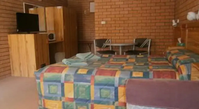 Aaron Inn Motel, Забронировать Мотель Мотели Наррабри, рядом с Гольф-клуб Наррабри, Мотель