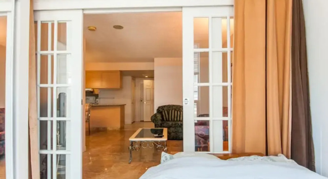 TOSuites - Qwest, Varaa Hotelli Toronto 