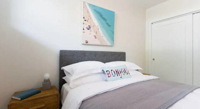 Perfect 2 Bdr, 2 Bath Landing for the Family, Rezervovat Hotel Montreal Quebec, poblíž Ubisoft