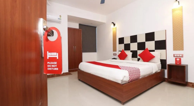 OYO 29952 D Comfort Residency