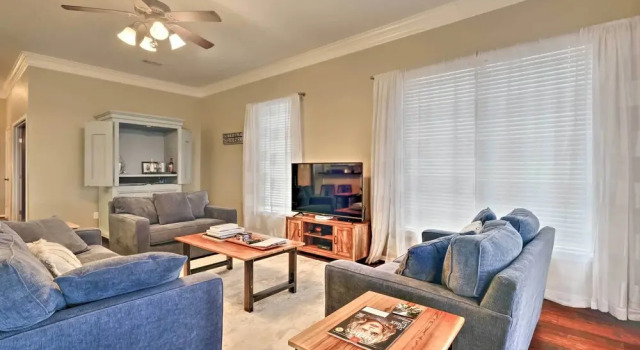 Апартаменты с 4 комнатами с балконом Waterfront Lake Conroe Getaway w/ Multiple Decks