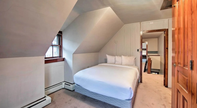 Коттедж Spacious Reading Home w/ Patio - 2 Miles to Pagoda