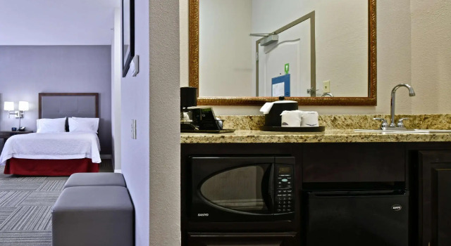 Четырёхместный люкс Hampton Inn & Suites Fredericksburg