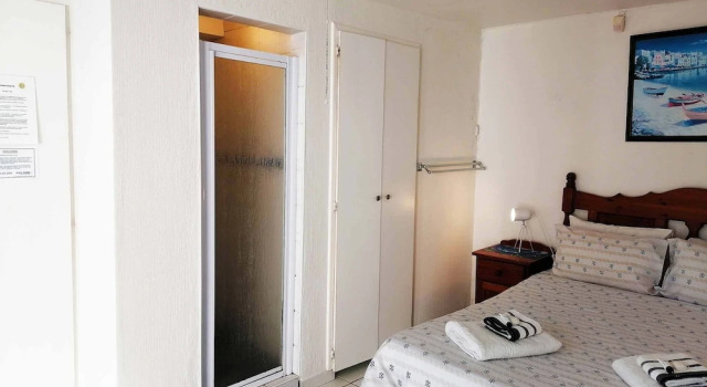 Boathouse Bed & Biscuit - Lower Deck, Забронировать Апартаменты/квартира Отели Маргит с бассейном, Бассейн