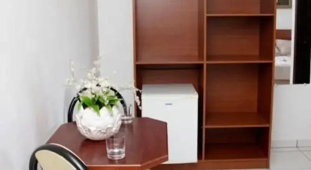 Трёхместный номер Deluxe с балконом Royal Inn Hotel