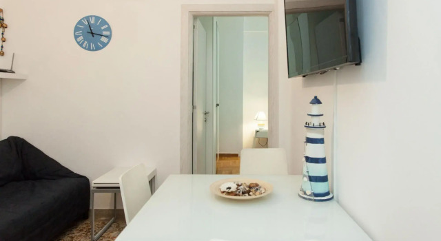 Lovely 2 Bedroom apt in Metaxourgio Center, Забронировать Апартаменты/квартира Метаксургио Афины, рядом с Железнодорожная станция Омония