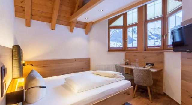 Hotel Luggi, Rezervovat Hotel Hotely v Tyrolsko s parkováním, Parkování
