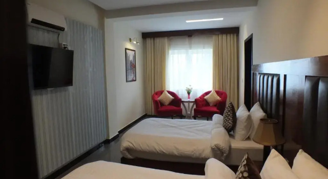 Полулюкс Humming Bird Resort and Executive Suites
