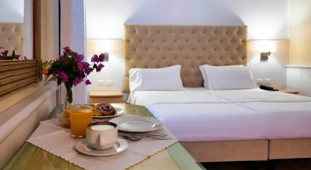 Трёхместный номер Classic Arathena Rocks Hotel