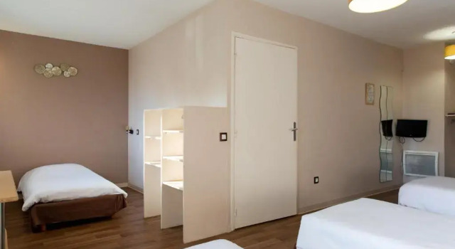 Трёхместный номер Standard Auberge de jeunesse HI Bordeaux-Blanquefort