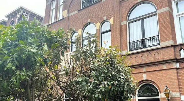 Floras Palace - The Hague Scheveningen, Забронировать Гостевой дом Laak 