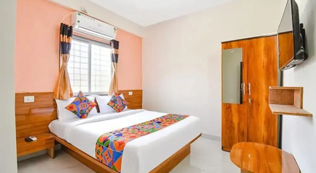 Номер Deluxe FabHotel Silver 9