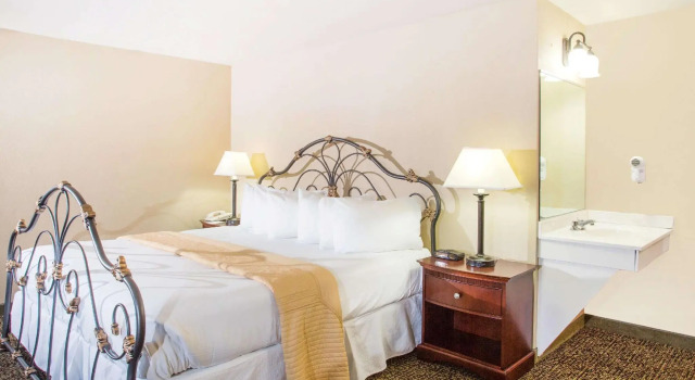 Двухместный люкс Wyndham Garden Galena Hotel & Day Spa
