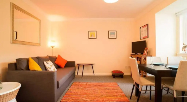 ALTIDO Lovely Apartment for 4 with Free Parking, Забронировать Апартаменты/квартира Эдинбург Midlothian, рядом с Национальный музей Шотландии
