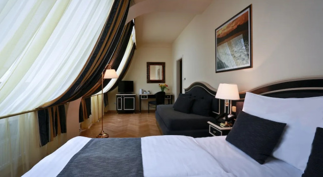 Camera tripla Standard Elysee Hotel