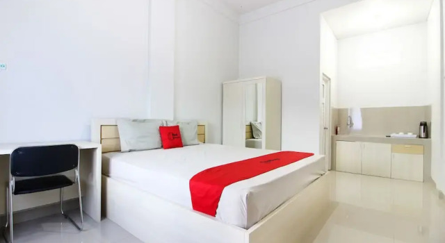 RedDoorz Syariah @ Griya Izzara Guest House, Boek Pension Gastenverblijven in Yogjakarta, Pension