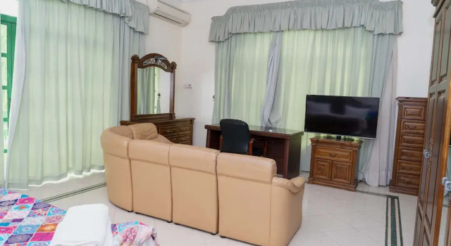 Mini-Mansion Villa Adjacent To The Beach, Buchen Sie Villa Villen in Daressalam, Villa