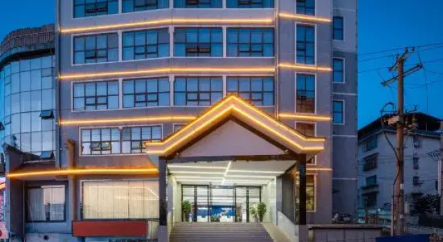 Dongfang International Hotel, Prenota Hotel Hotel a Qiandongnan con parcheggio, Parcheggio