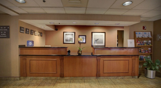 SureStay Plus Hotel by Best Western Chicago Lombard