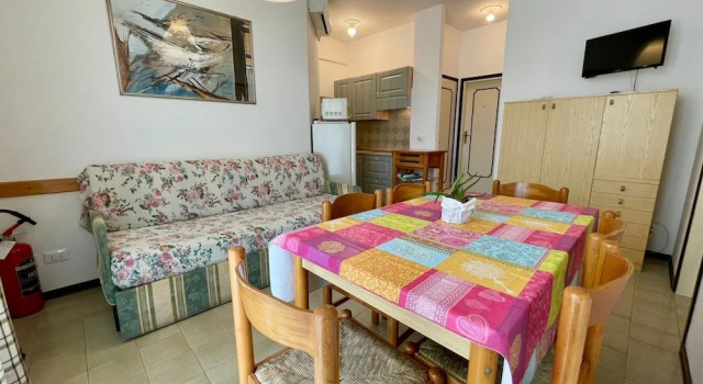 Апартаменты с 2 комнатами с видом на сад Homely Apartment With Shared Pool