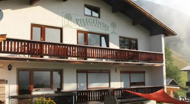 Haus Bergkristall, Prenota Hotel Bach Lechtal, vicino a Jöchlspitzbahn