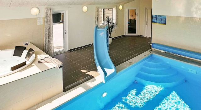 Коттедж Stay in Cozy Villa with Pool