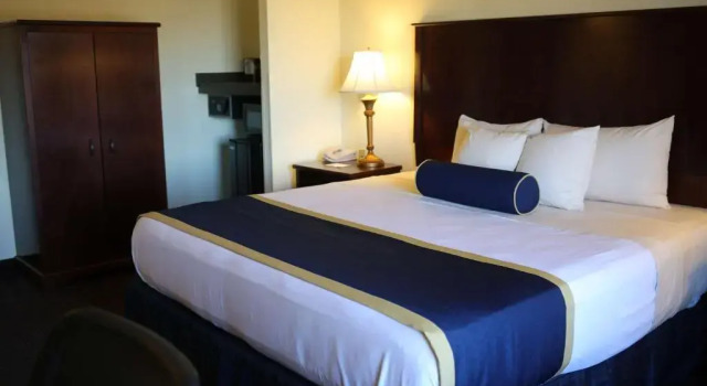 Номер Standard Best Western Plus Crossroads Inn & Suites