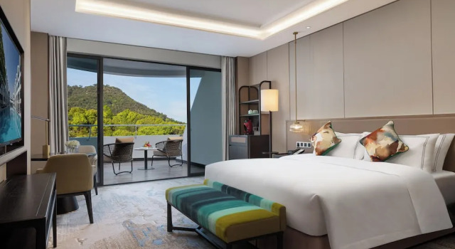 Двухместный номер Standard с балконом White Swan Hotel Taizhou