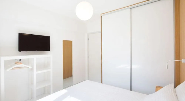 Seaview Luxurious Apartment near Corfu Town - Adults Only By Konnect, Забронировать Апартаменты/квартира Отели Острова Корфу с парковкой, рядом с Главная больница Корфу, Парковка