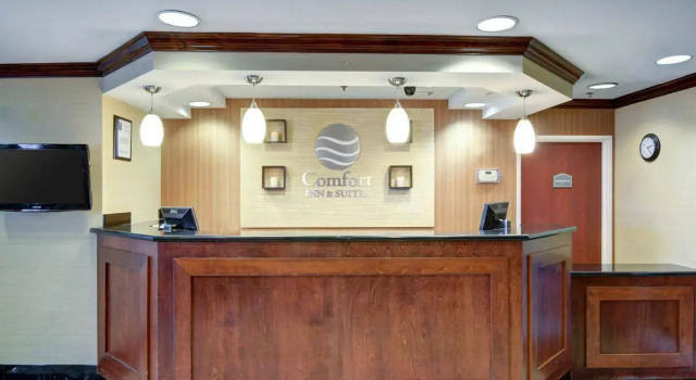 Spark by Hilton Sterling Dulles Airport