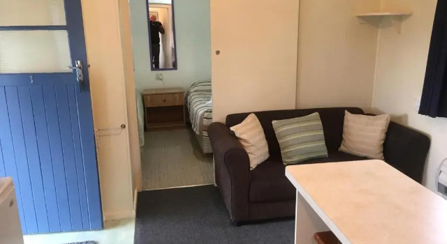 Коттедж с 2 комнатами Alma Motel
