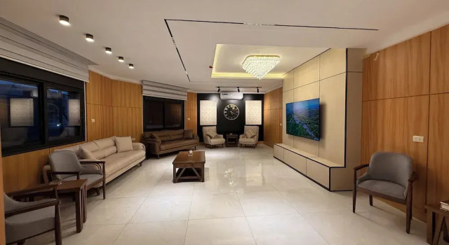 ريڨا للأجنحة السكنية Riva suites, Забронировать Отель Отели мухафаза Ирбид с парковкой, Парковка