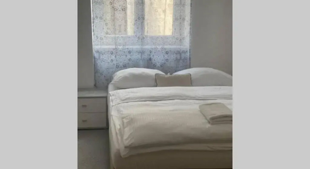 Private Room near Vienna City Center 1, Rezerwuj Apartament Hotele w Wiedeń z parkingiem, Parking